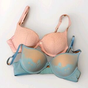 Lot Of Two Ambrielle Super Soft Plunge Push Up Bras Both 36B Adjustable